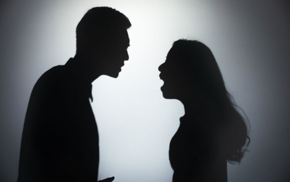 离婚后房产证如何更名，需要什么手续?